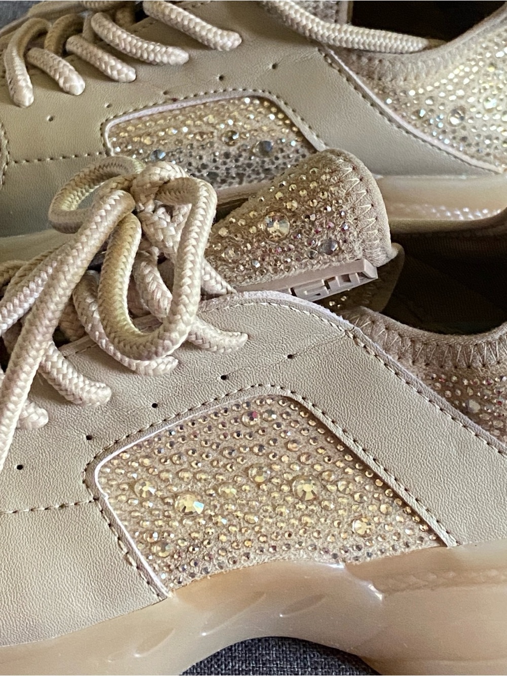 Steve Madden Ganzo-R Rhinestone
Sneakers Blush Beige 8.5